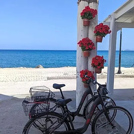 Pillbox Seafront And Отель 4*